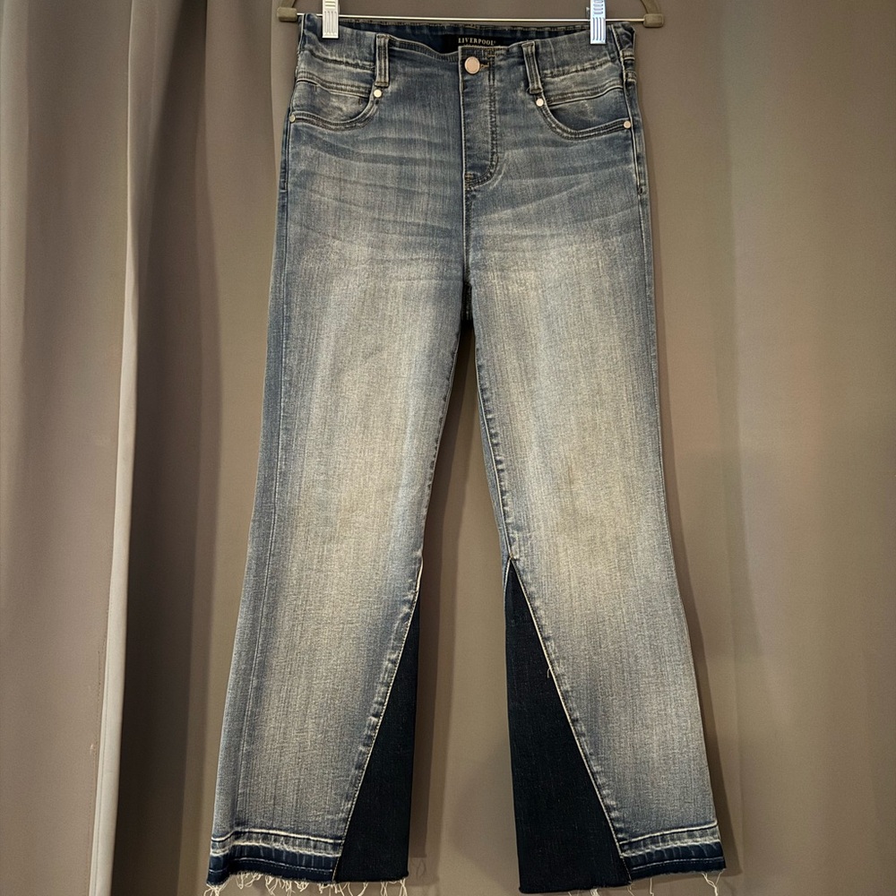 Liverpool Boot Cut Cropped Jeans with Darker Denim Insert. Size 4